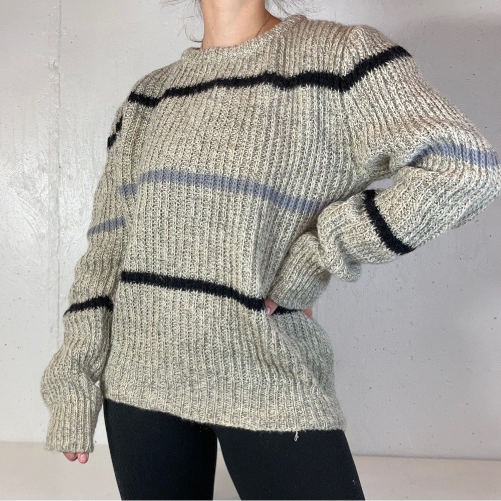 Vintage Gray Striped Levi’s Crewneck Chunky Knit Sweater - Picture 2 of 10